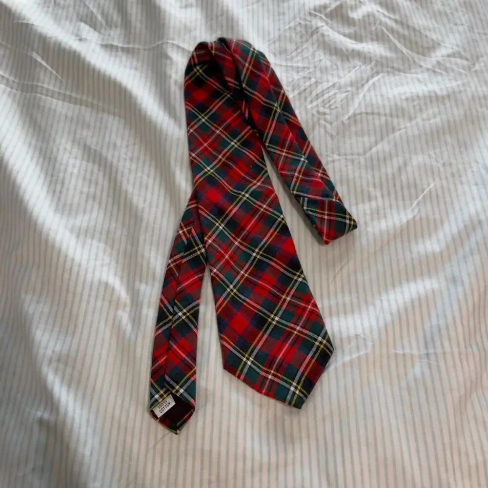 American Eagle Outfitters Men's Red and Green Tartan Plaid 100% Cotton Necktie